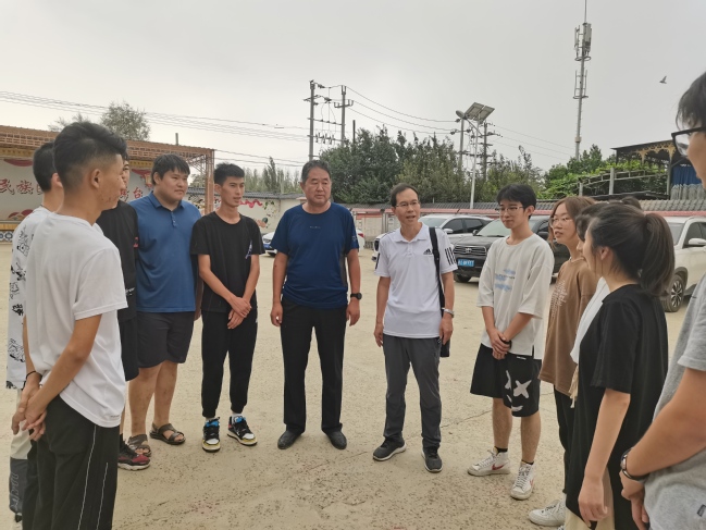 【奋斗者 正青春】在实践中求知 在历练中成长 ——新疆农业大学中国语言文学与艺术学院198名学子在 南疆基层开展实习实践